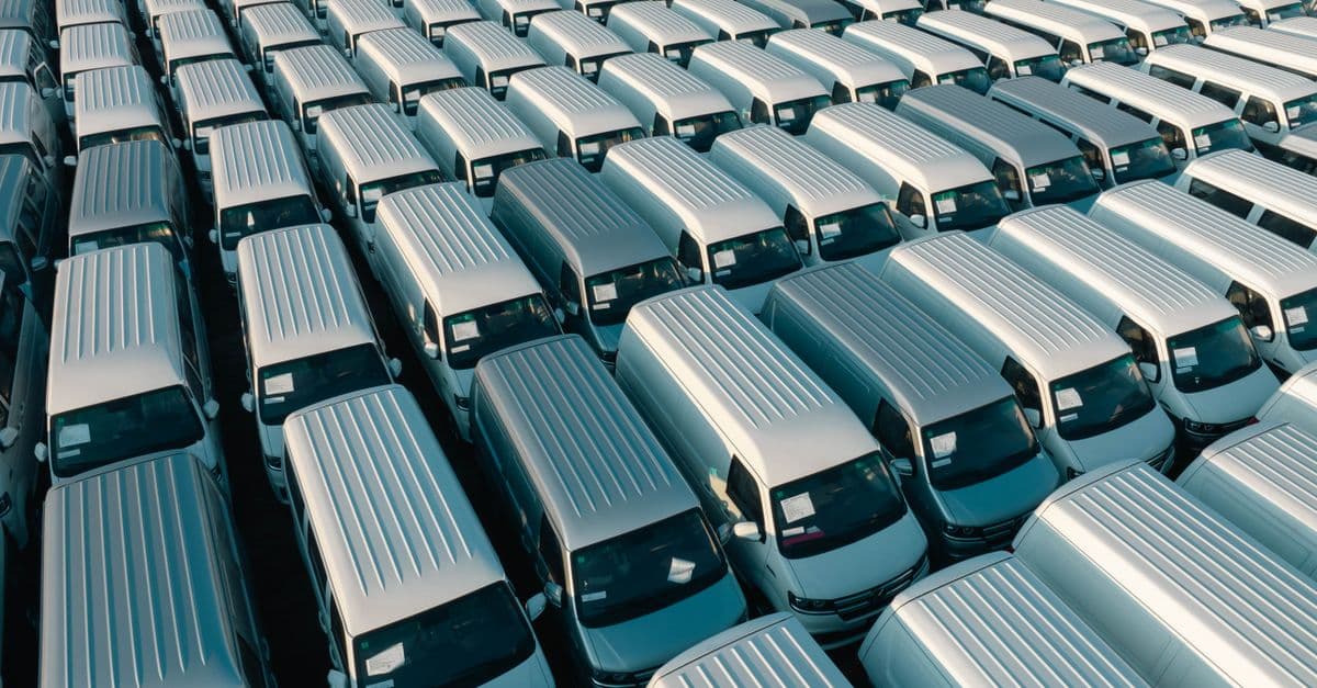 Fleet Performance & Compliance Briefing Generator