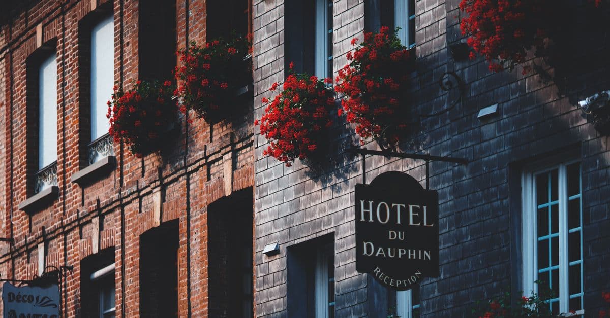 Hotel Dynamic Pricing Optimizer