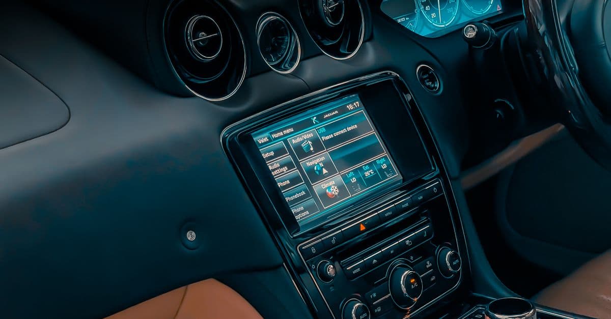 Infotainment Feature Requirements Analyzer