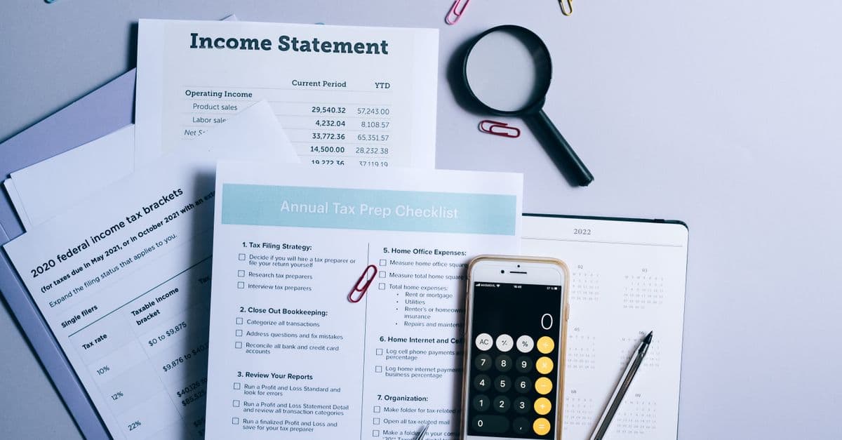 International Payroll Compliance Analyzer