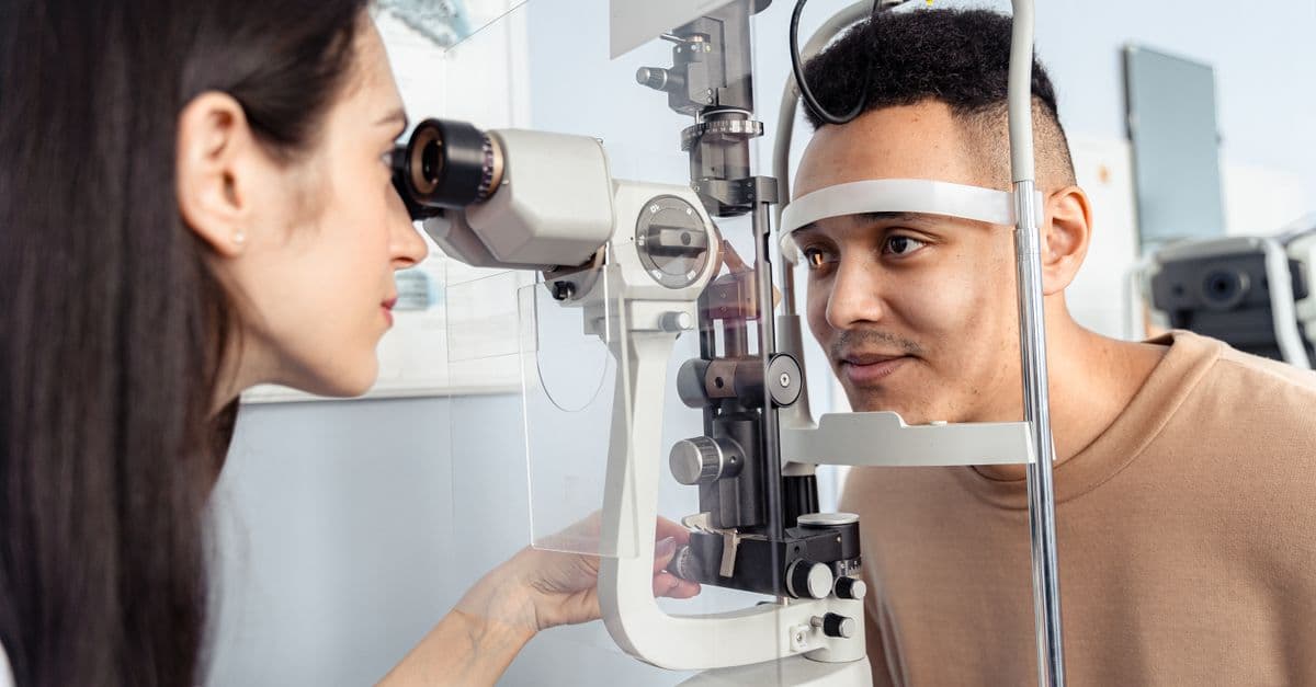 Ophthalmic Instrument Specification & Competitive Positioning