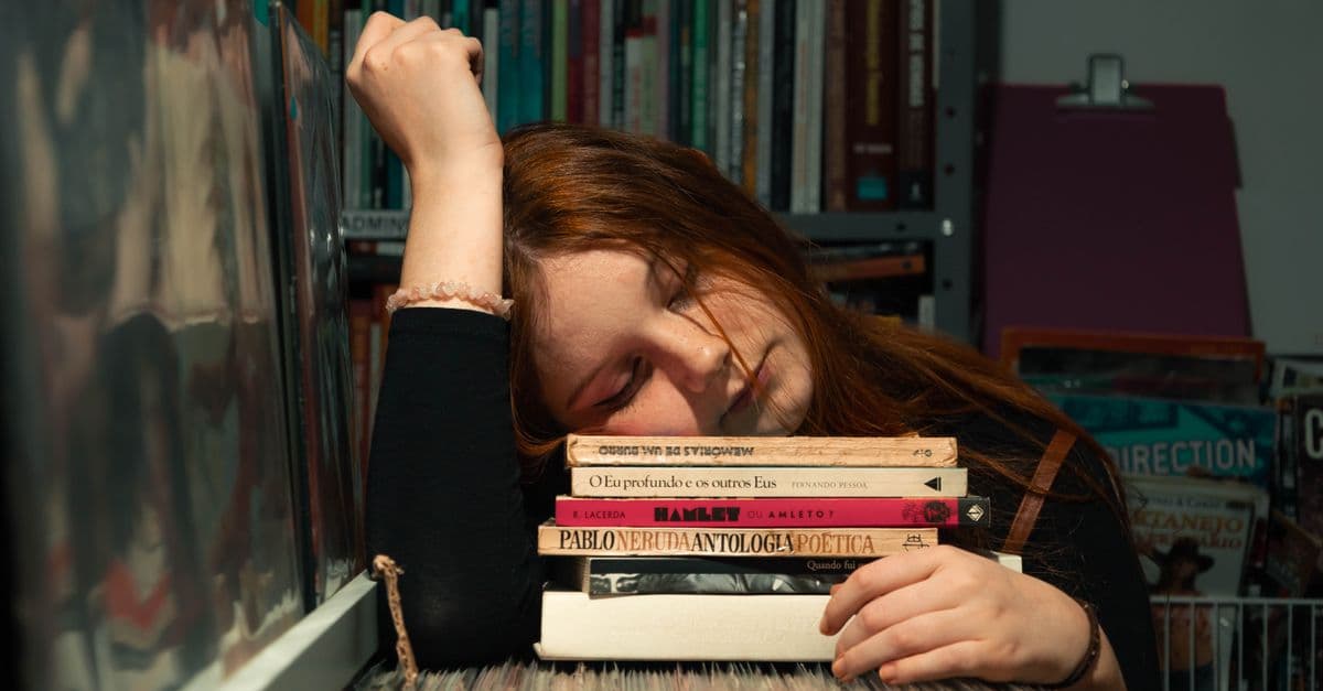 Speed Reading & Knowledge Extraction System
