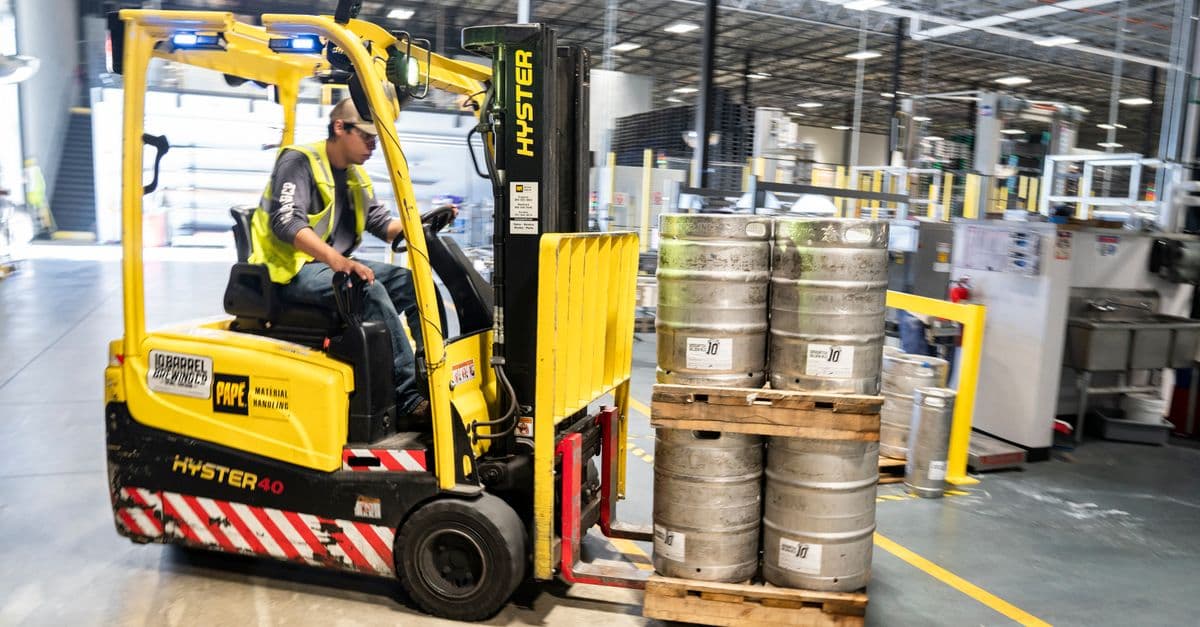 Warehouse Operations Analyst Assistant