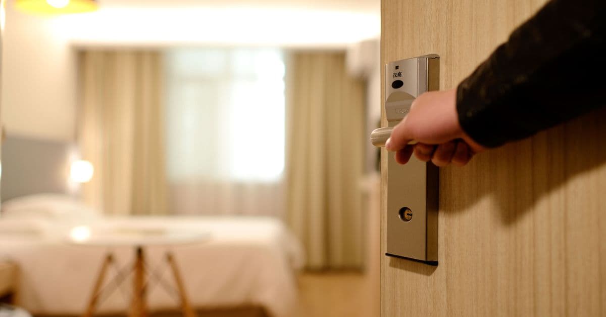 Guest Experience Excellence: Complaint Resolution & Service Recovery